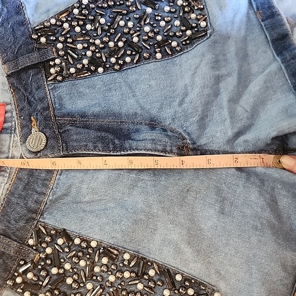 Kiss-me denim shorts. - Picture 11 of 11